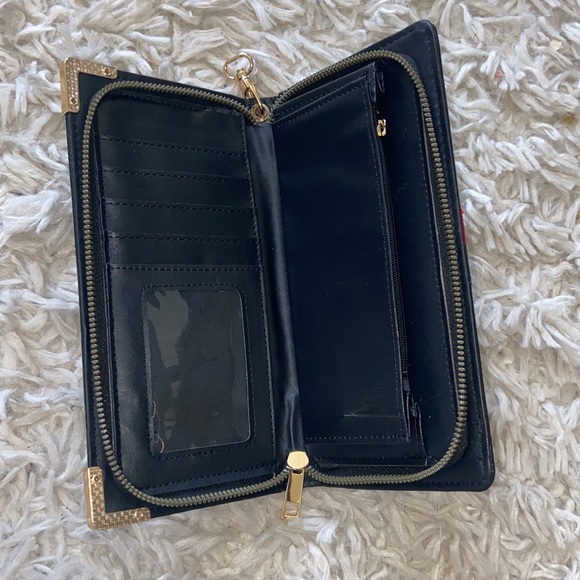 Chic Wallet 💖💕 - Picture 3 of 3